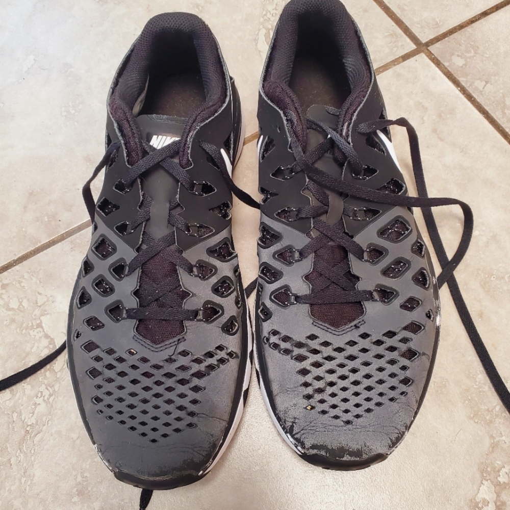Men's Nike shoes size 9 and 1/2